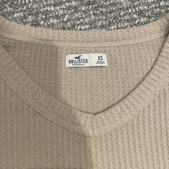 Girls Hollister L/S Top - Picture 2 of 3